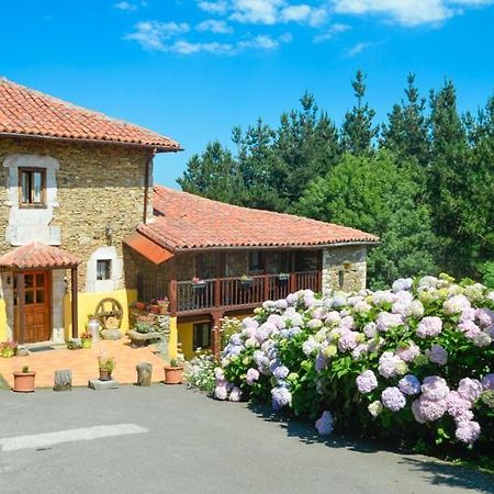 Penzion La Asturxana Malleza Exteriér fotografie