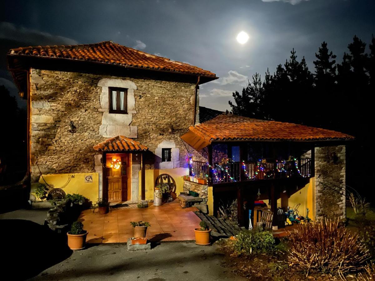 Penzion La Asturxana Malleza Exteriér fotografie